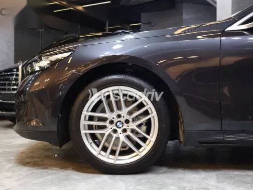 بي ام دبليو 520 2025 رمادي جديدة للبيع - 4