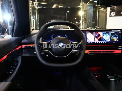 بي ام دبليو 520 2025 رمادي جديدة للبيع - 7