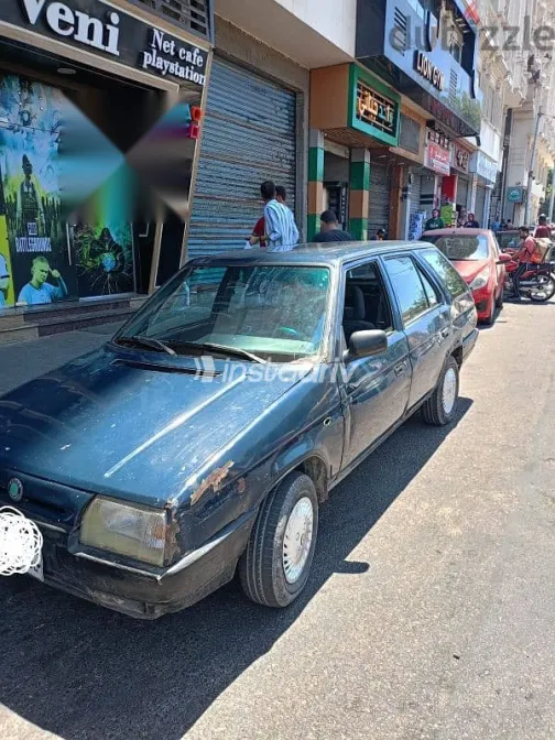 سكودا فيفوريت 1994 أزرق غامق مستعملة للبيع - 2