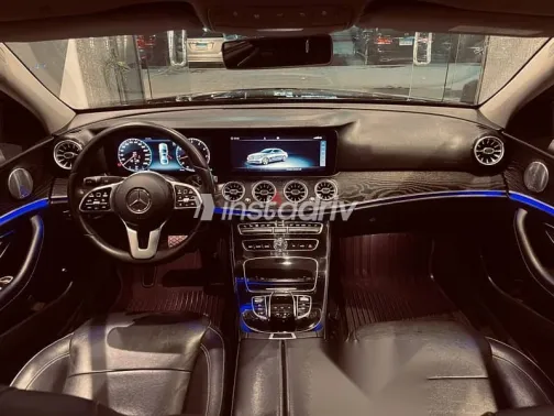 مرسيدس E 180 2018 أسود مستعملة للبيع - 7