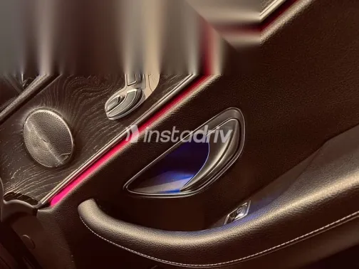 مرسيدس E 180 2018 أسود مستعملة للبيع - 10