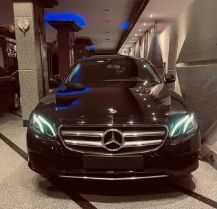 مرسيدس E 180 2018 أسود مستعملة للبيع