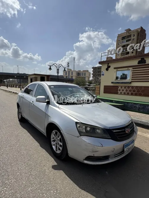 جيلي امجراند 2017 فضي مستعملة للبيع - 3