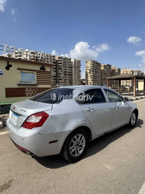 جيلي امجراند 2017 فضي مستعملة للبيع - 5