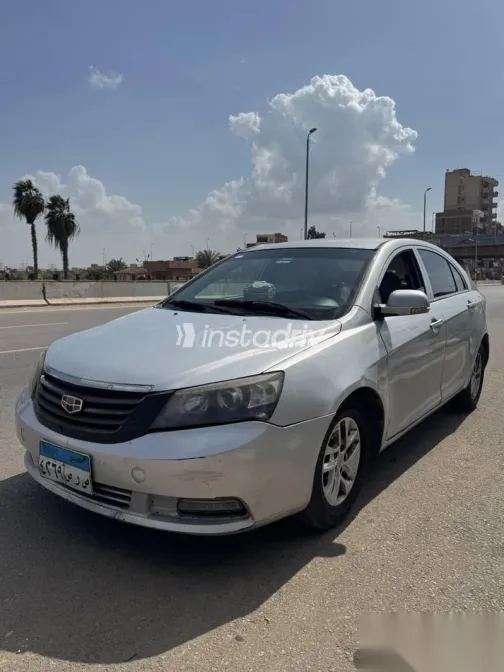 جيلي امجراند 2017 فضي مستعملة للبيع - 9