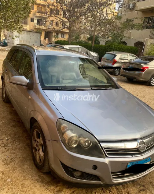 اوبل أسترا 2008 أبيض مستعملة للبيع - 4