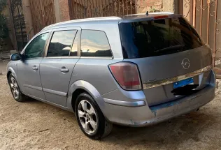 اوبل أسترا 2008 أبيض مستعملة للبيع