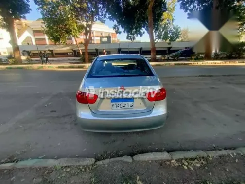 هيونداي إلنترا 2007 فضي مستعملة للبيع - 2