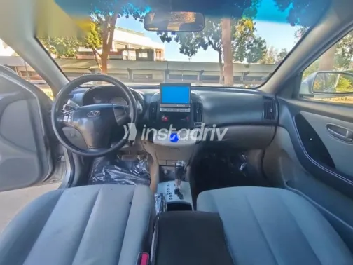 هيونداي إلنترا 2007 فضي مستعملة للبيع - 6