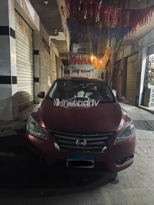 نيسان سنترا 2020 أحمر غامق مستعملة للبيع - 2