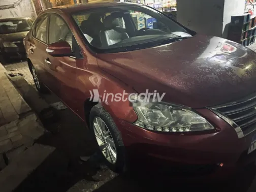 نيسان سنترا 2020 أحمر غامق مستعملة للبيع - 4
