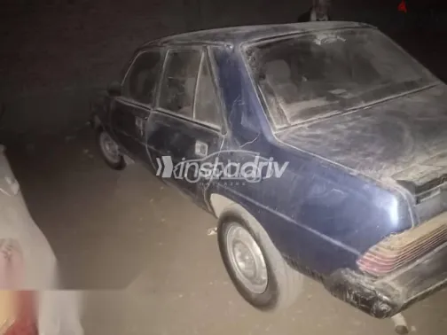 بيجو 305 1979 أزرق غامق مستعملة للبيع - 4