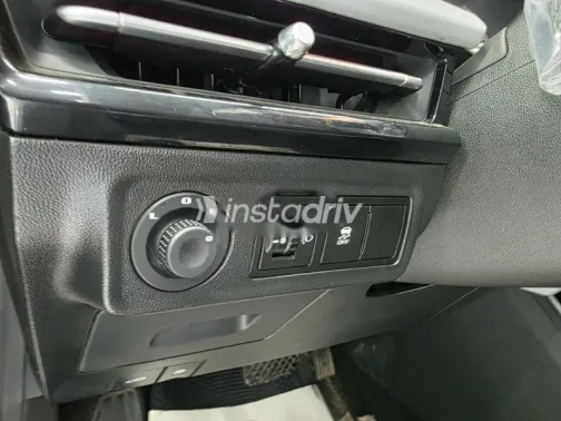 شيفروليه أوبترا 2025 فضي مستعملة للبيع - 8