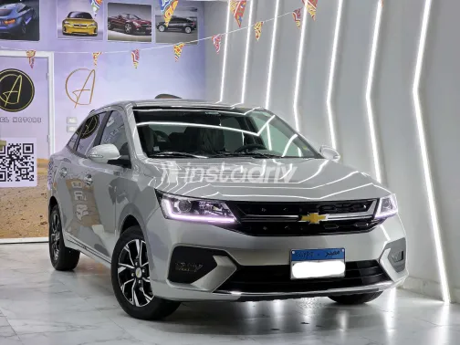 شيفروليه أوبترا 2025 أبيض مستعملة للبيع - 4