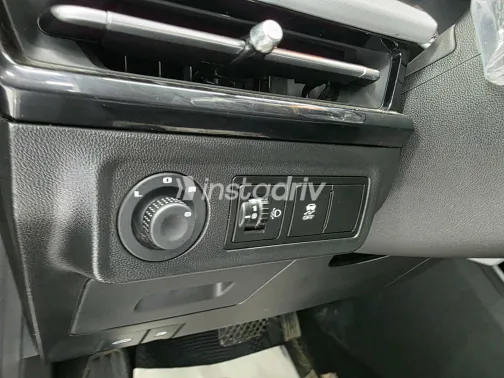 شيفروليه أوبترا 2025 أبيض مستعملة للبيع - 9