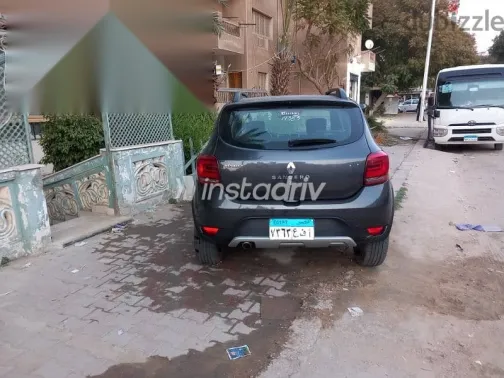 Renault Sandero 2023 Gray Used for Sale - 5