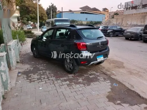 Renault Sandero 2023 Gray Used for Sale - 6