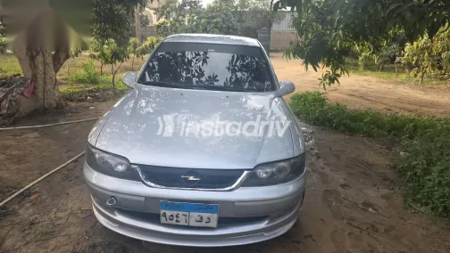 اوبل فيكترا 2001 فضي مستعملة للبيع - 9