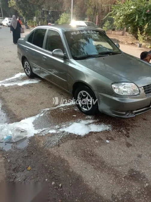 Hyundai Verna 2016 Gray Used for Sale - 2