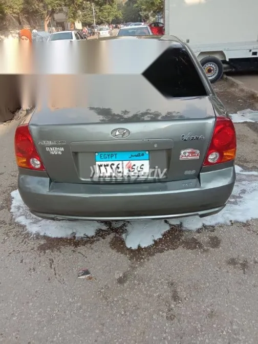 Hyundai Verna 2016 Gray Used for Sale - 4