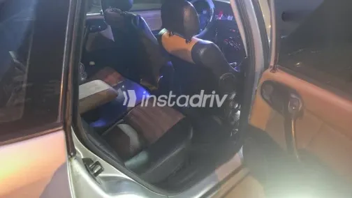 اوبل فيكترا 2001 فضي مستعملة للبيع - 4