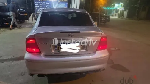 اوبل فيكترا 2001 فضي مستعملة للبيع - 8