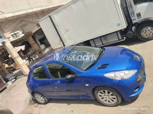 بيجو 206 2011 أزرق غامق مستعملة للبيع - 4