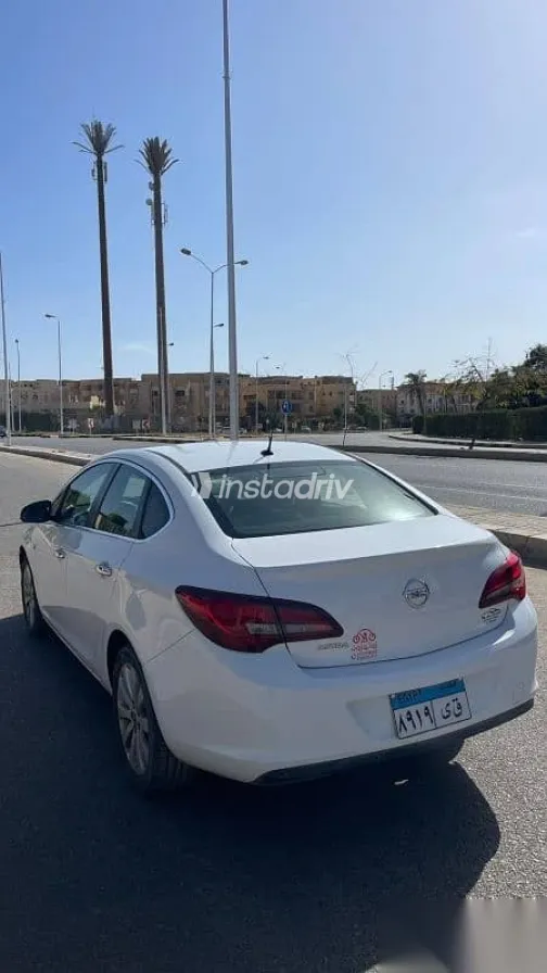 Opel Astra 2016 White Used for Sale - 1