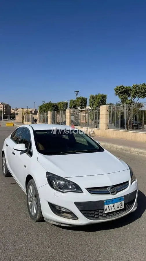 Opel Astra 2016 White Used for Sale - 5
