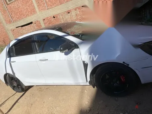 جيلي امجراند 2013 أبيض مستعملة للبيع - 1