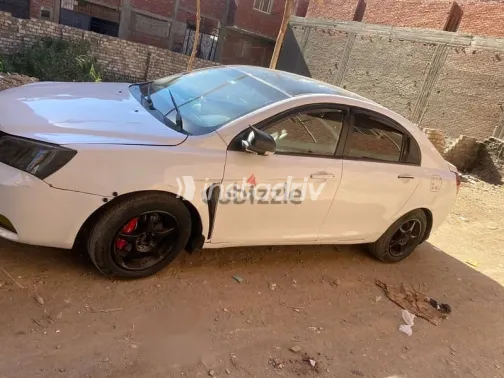 جيلي امجراند 2013 أبيض مستعملة للبيع - 2