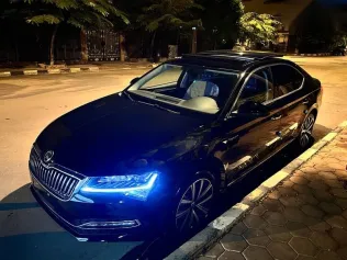 سكودا سوبيرب 2025 أسود جديدة للبيع