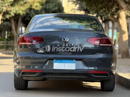 فولكس فاغن باسات 2021 رمادي مستعملة للبيع - 5