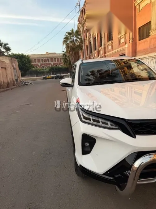Toyota Fortuner 2025 White Used for Sale - 2