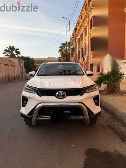 Toyota Fortuner 2025 White Used for Sale - 6