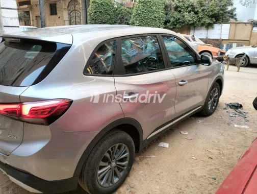 ام جى ZS 2025 أبيض مستعملة للبيع - 2