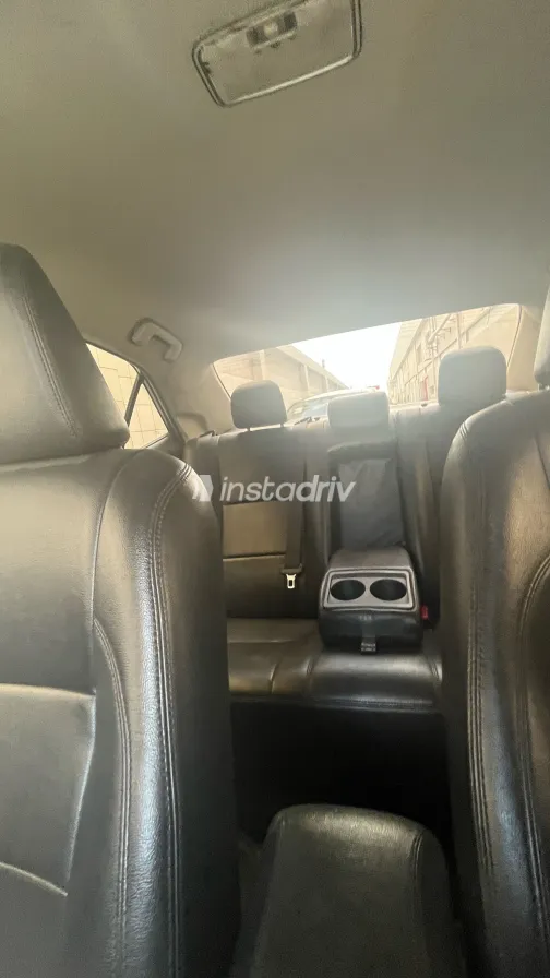 تويوتا كورولا 2019 أبيض مستعملة للبيع - 1