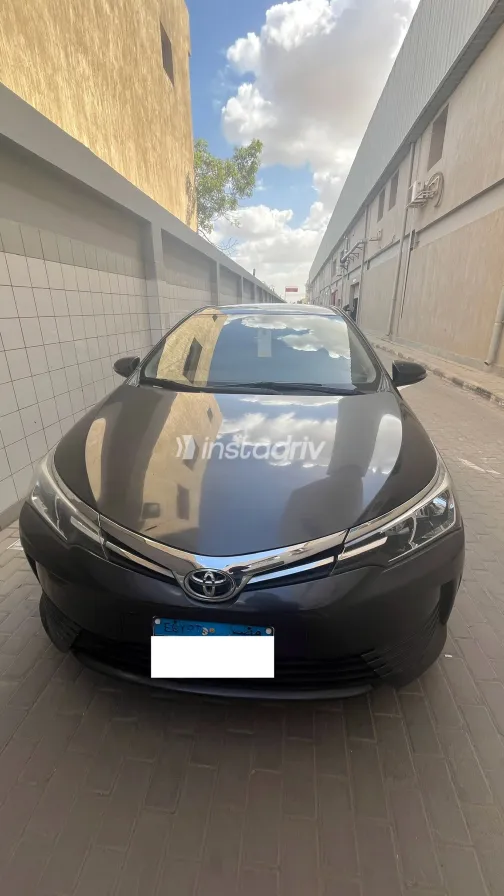 تويوتا كورولا 2019 أبيض مستعملة للبيع - 10