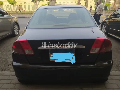 هوندا سيفك 2005 أبيض مستعملة للبيع - 2