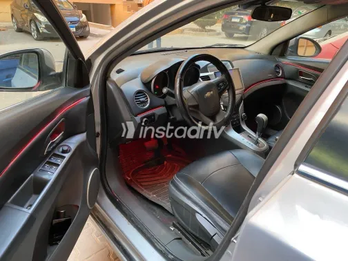 شيفروليه كروز 2010 أبيض مستعملة للبيع - 3