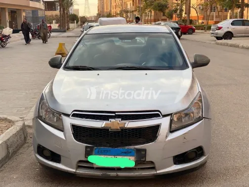 شيفروليه كروز 2010 أبيض مستعملة للبيع - 4