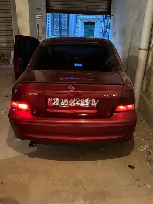اوبل فيكترا 1999 نبيتي مستعملة للبيع - 3