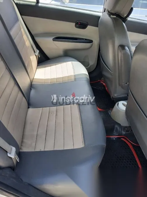 هيونداي اكسنت 2011 فضي مستعملة للبيع - 5