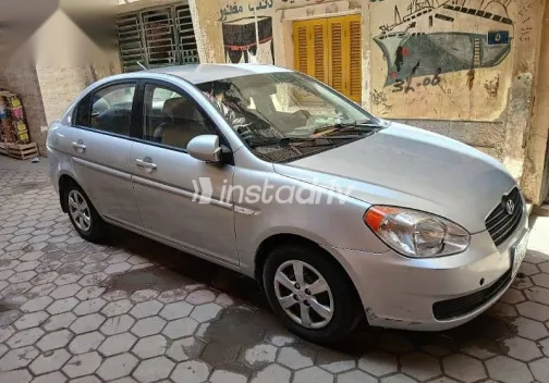 هيونداي اكسنت 2011 فضي مستعملة للبيع - 7