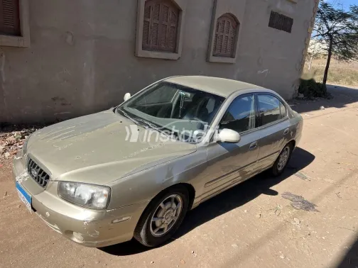 هيونداي افانتي 2000 ذهبي مستعملة للبيع - 2