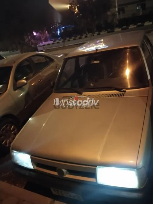 فيات شاهين 2003 فضي مستعملة للبيع - 1