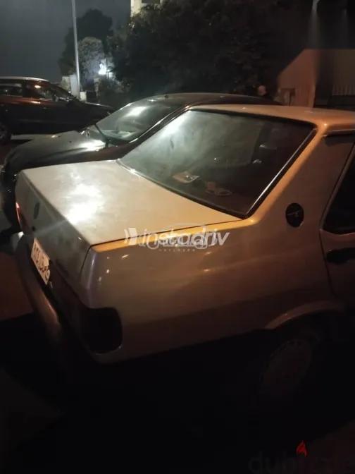 فيات شاهين 2003 فضي مستعملة للبيع - 3