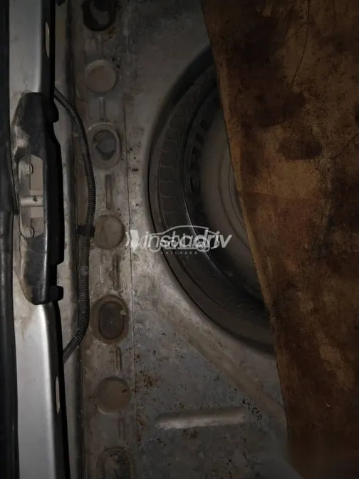 فيات شاهين 2003 فضي مستعملة للبيع - 4