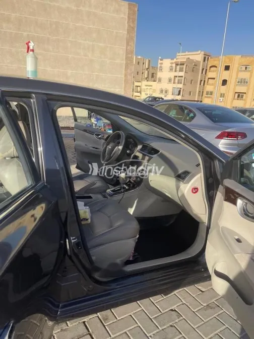 Nissan Sentra 2021 White Used for Sale - 8