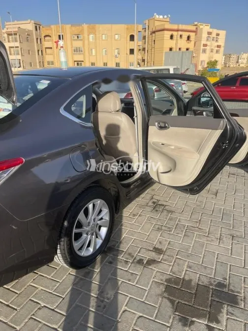 Nissan Sentra 2021 White Used for Sale - 9